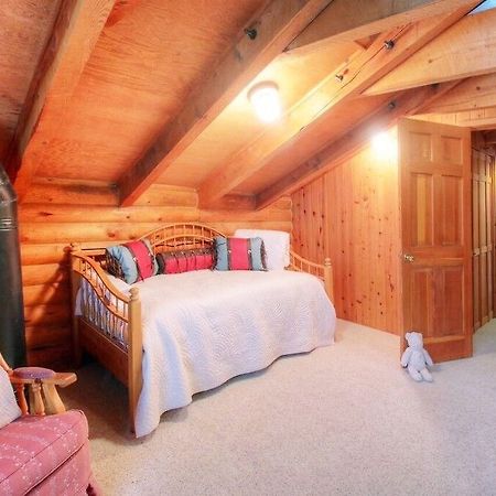 Log Cabin On The Stream Sundance Exterior photo